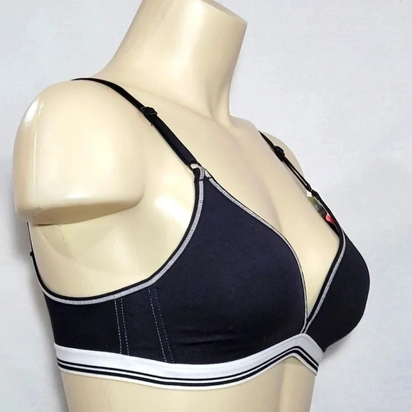 34A Hanes HC47 Cotton Stretch Wire Free T-Shirt Bra Black NWT - Picture 2 of 3